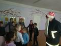 Начальную школу посетил спасательный Дед Мороз
