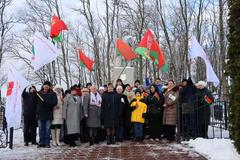Героичеим прошлым едины!