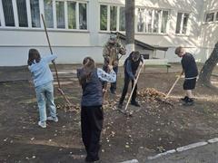 #Шестой_День Сегодня в гимназии прошли трудовые акции "Чистый класс" и "Листопад"